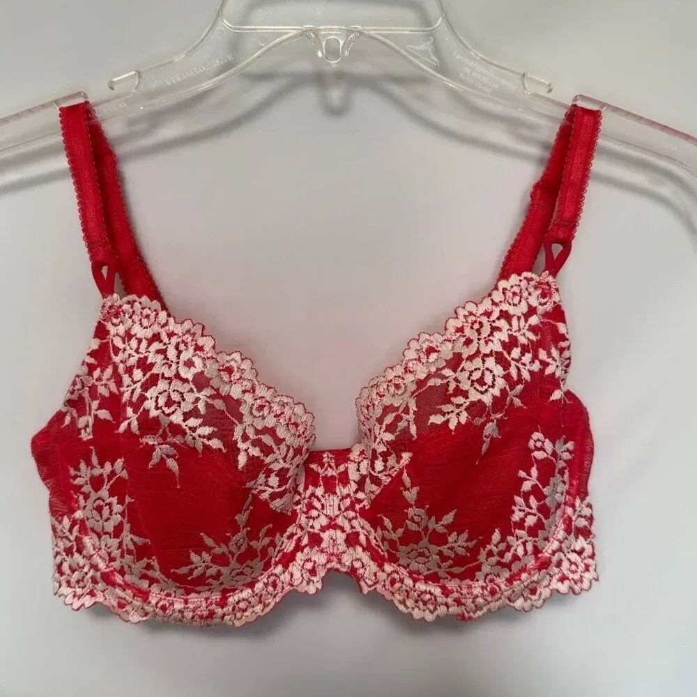 C41 Wacoal Embrace Lace Underwire Bra size 34D 65191 coral lace